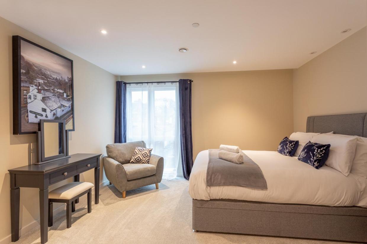 Luxury 2 Bedroom Apartment With Free Parking In The Heart Of ยอร์ค ภายนอก รูปภาพ